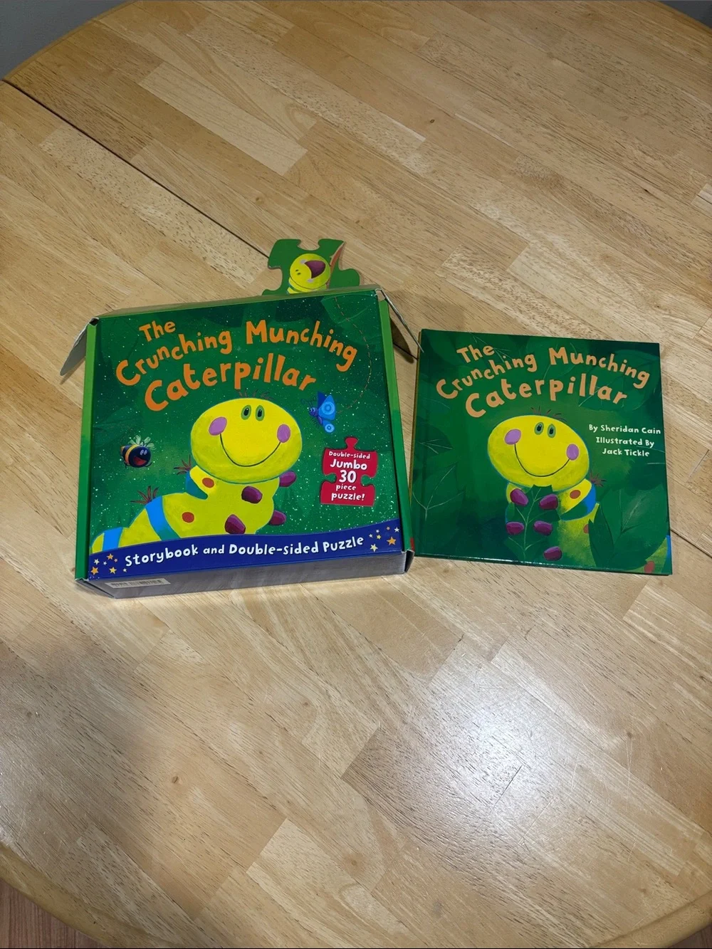 The Crunching Munching Caterpillar Storybook & Puzzle - Green